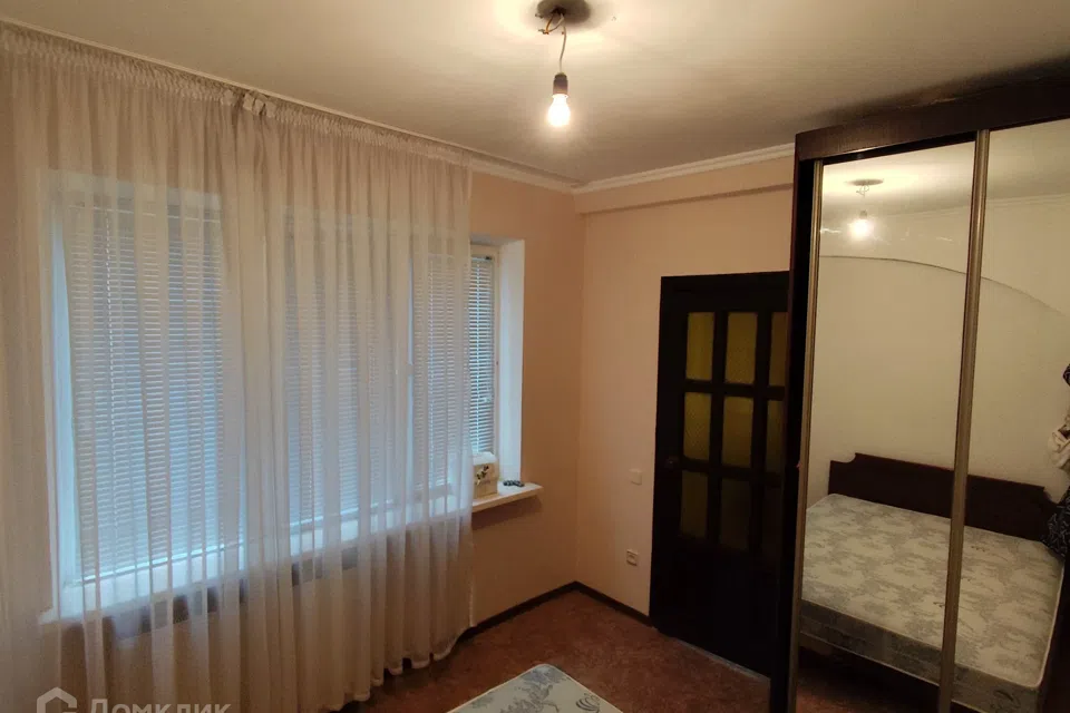Продаётся 4-комнатная квартира, 55.8 м²
