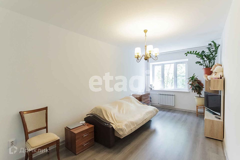 Продаётся 1-комнатная квартира, 56.7 м²