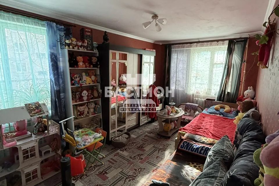 Продаётся 3-комнатная квартира, 61.4 м²