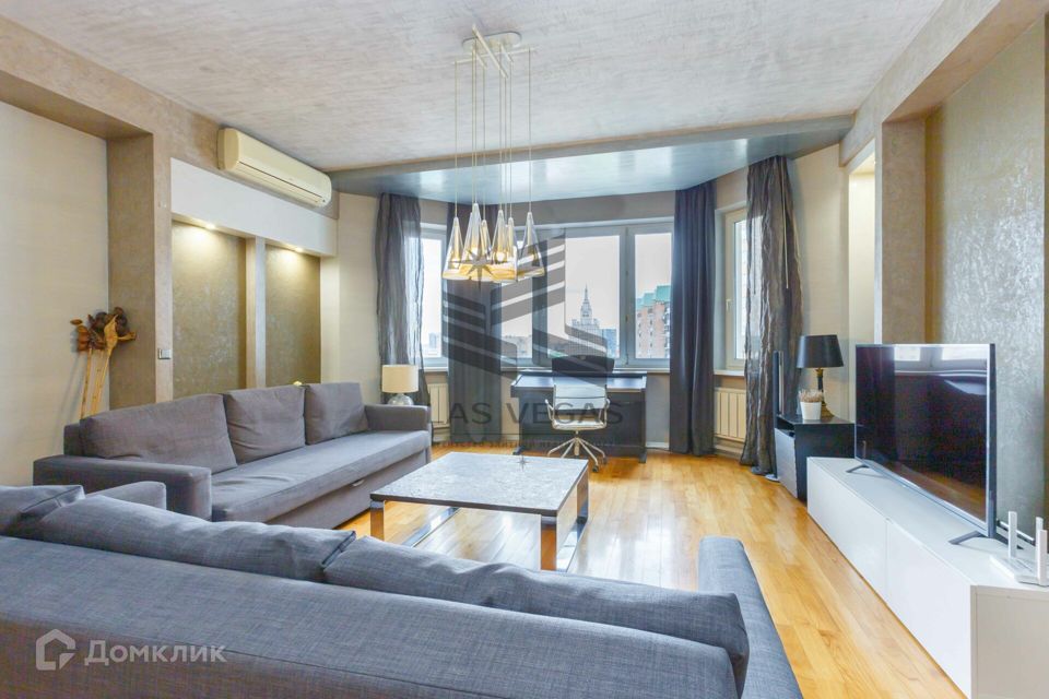 Сдаётся 4-комнатная квартира, 121 м²