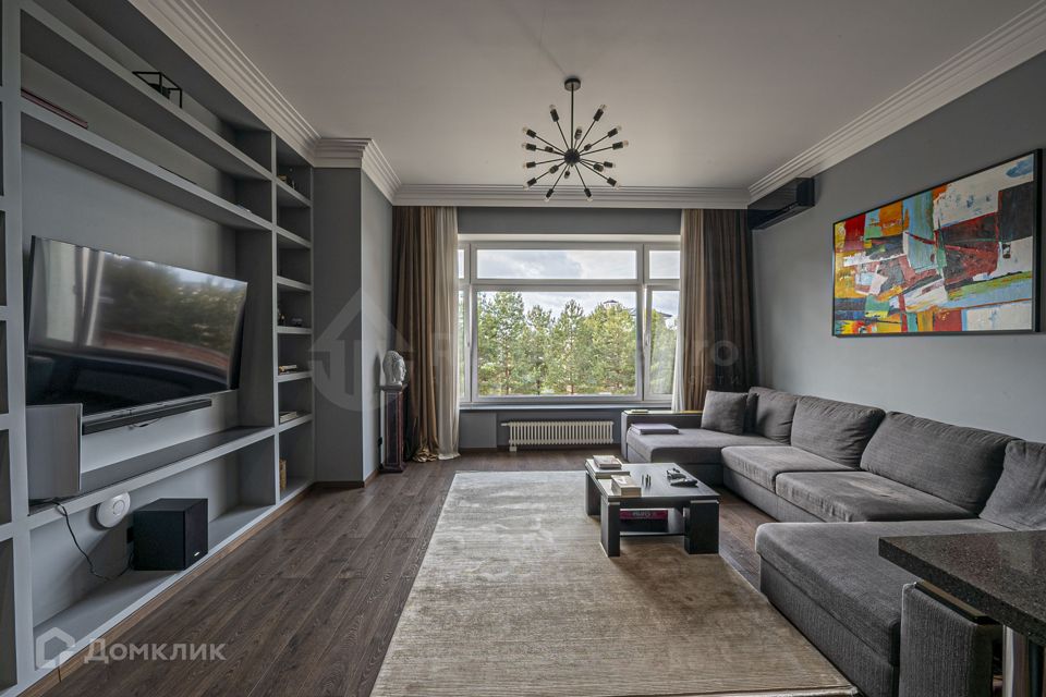 Продаётся 2-комнатная квартира, 117 м²
