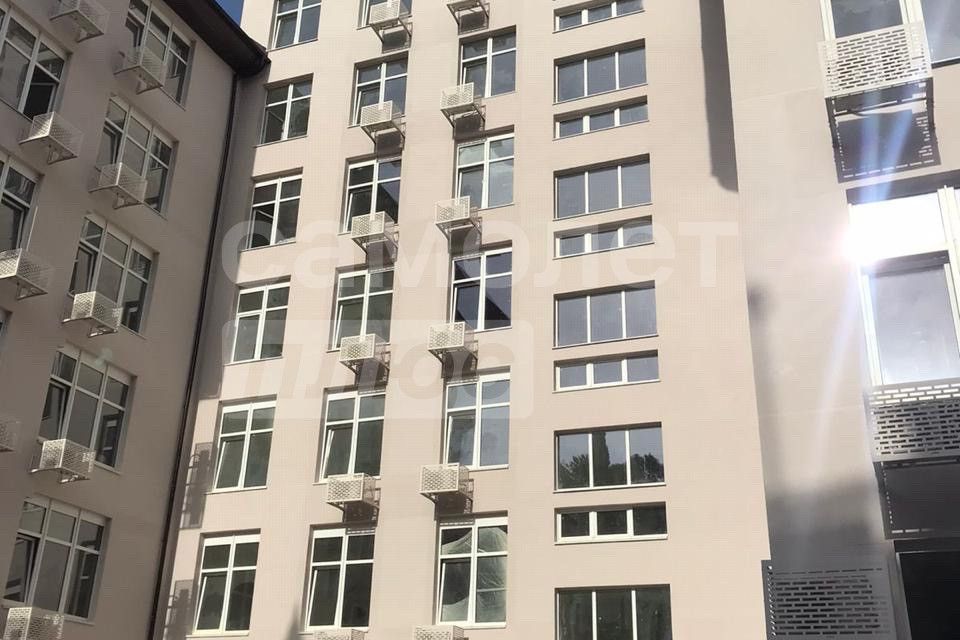 Продаётся 1-комнатная квартира, 68.8 м²