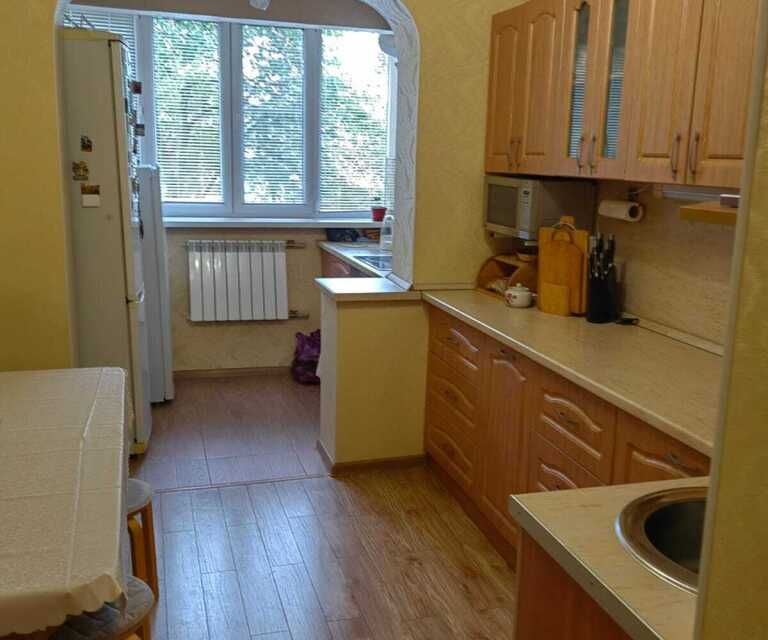 Продаётся 3-комнатная квартира, 70.2 м²