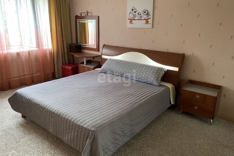 Продаётся 3-комнатная квартира, 107 м²