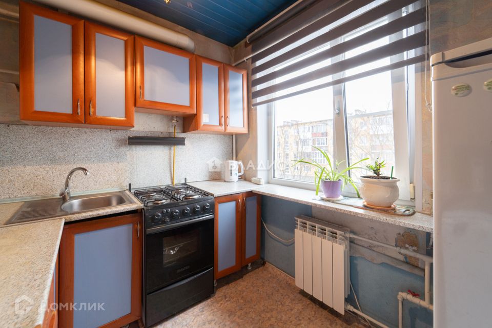 Продаётся 4-комнатная квартира, 58.9 м²
