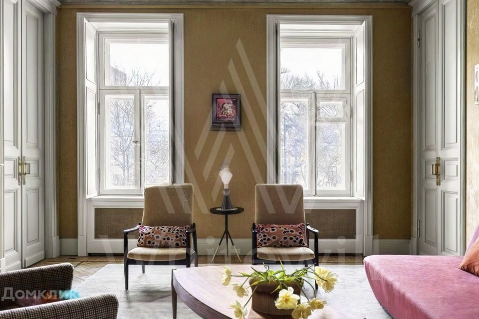 Продаётся 3-комнатная квартира, 140 м²