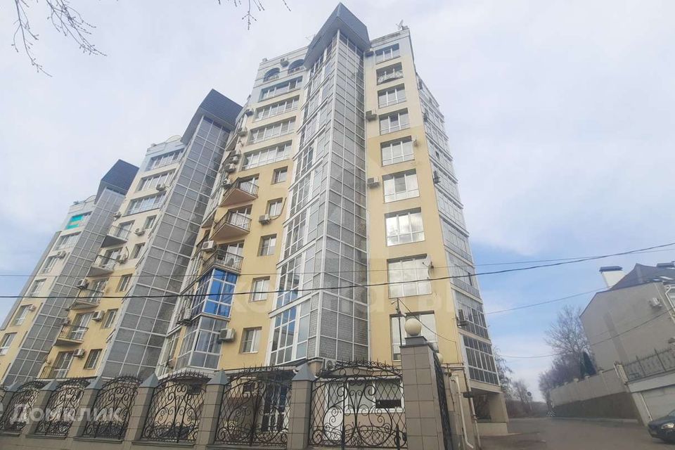 Продаётся 3-комнатная квартира, 118.2 м²