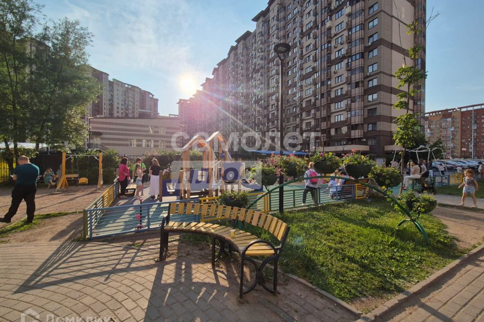 Продаётся 1-комнатная квартира, 42 м²