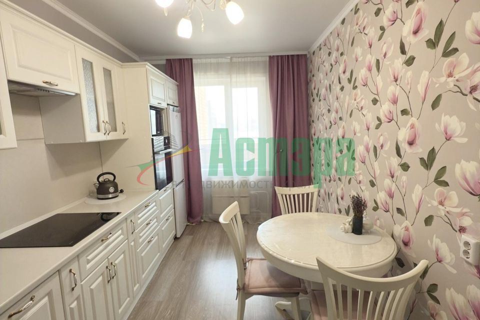 Продаётся 2-комнатная квартира, 62.2 м²