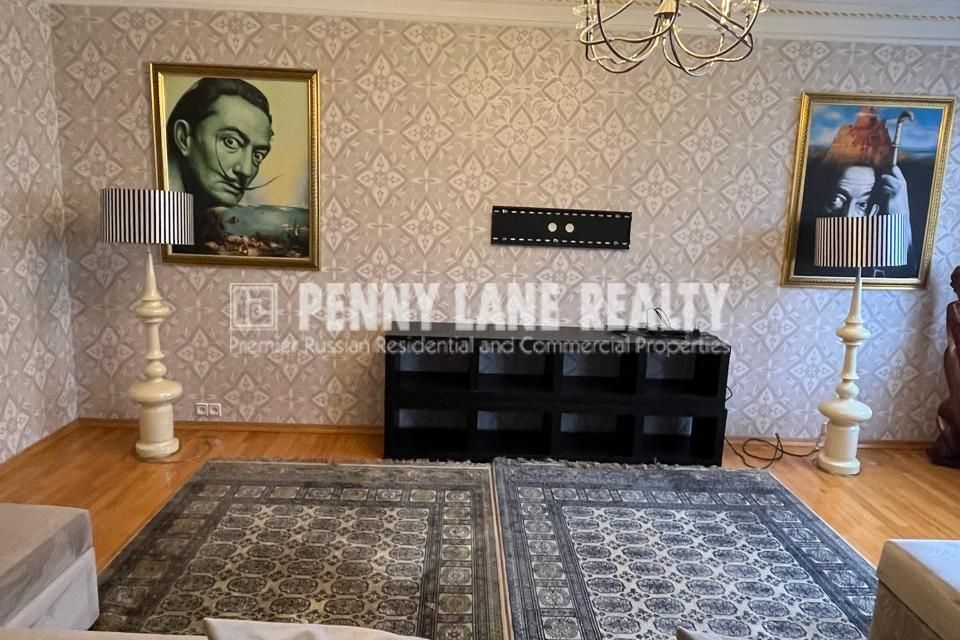 Продаётся 3-комнатная квартира, 105.8 м²