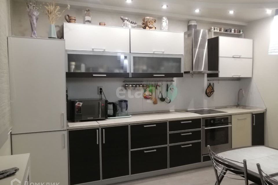 Продаётся 4-комнатная квартира, 99 м²