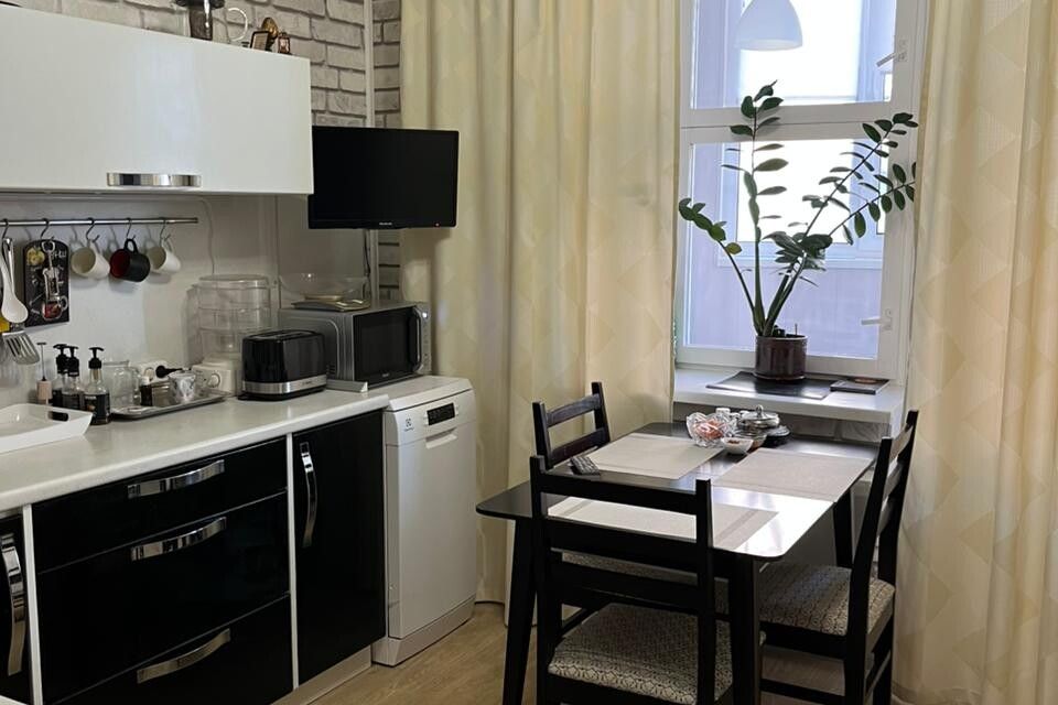 Продаётся 2-комнатная квартира, 65 м²
