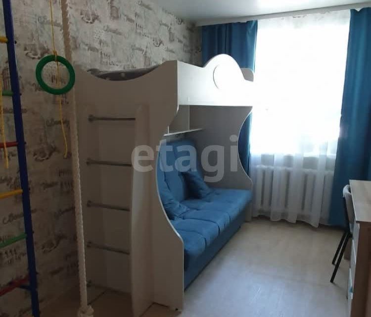 Продаётся 3-комнатная квартира, 49.5 м²
