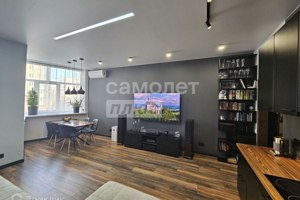 Продаётся 1-комнатная квартира, 57.5 м²