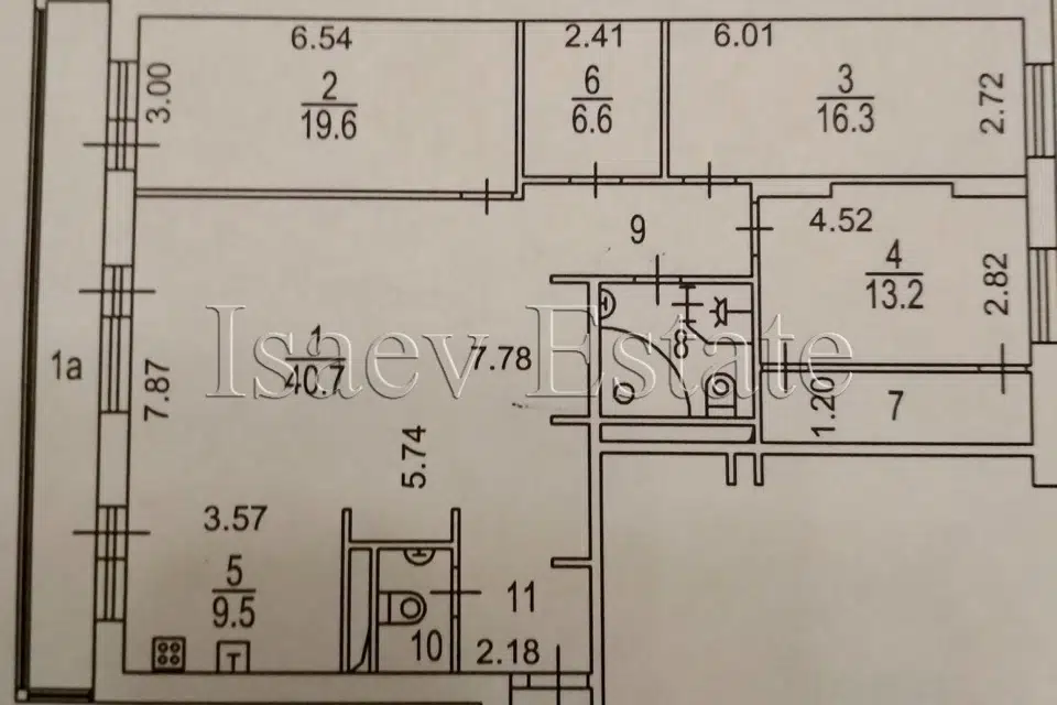 Продаётся 4-комнатная квартира, 130 м²