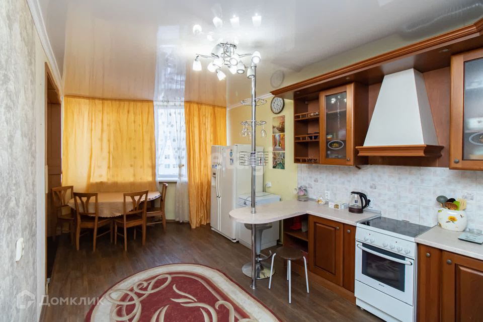 Продаётся 2-комнатная квартира, 82.6 м²
