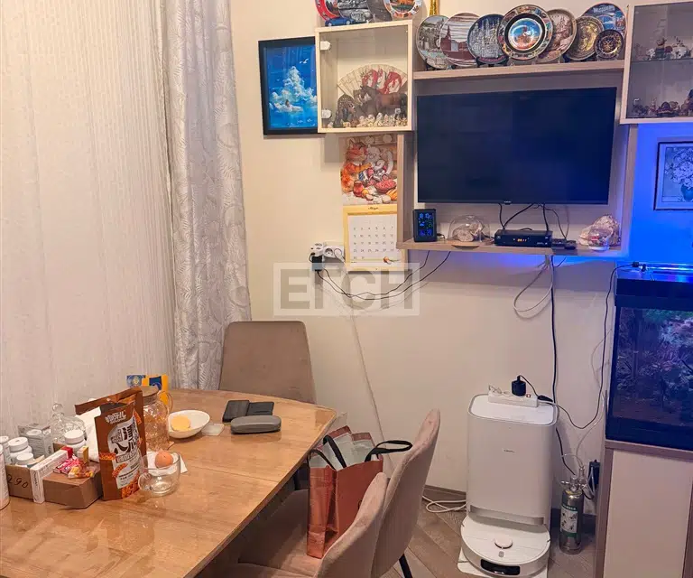 Продаётся 2-комнатная квартира, 55.6 м²