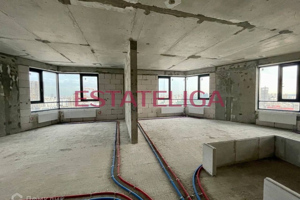 Продаётся 4-комнатная квартира, 109 м²