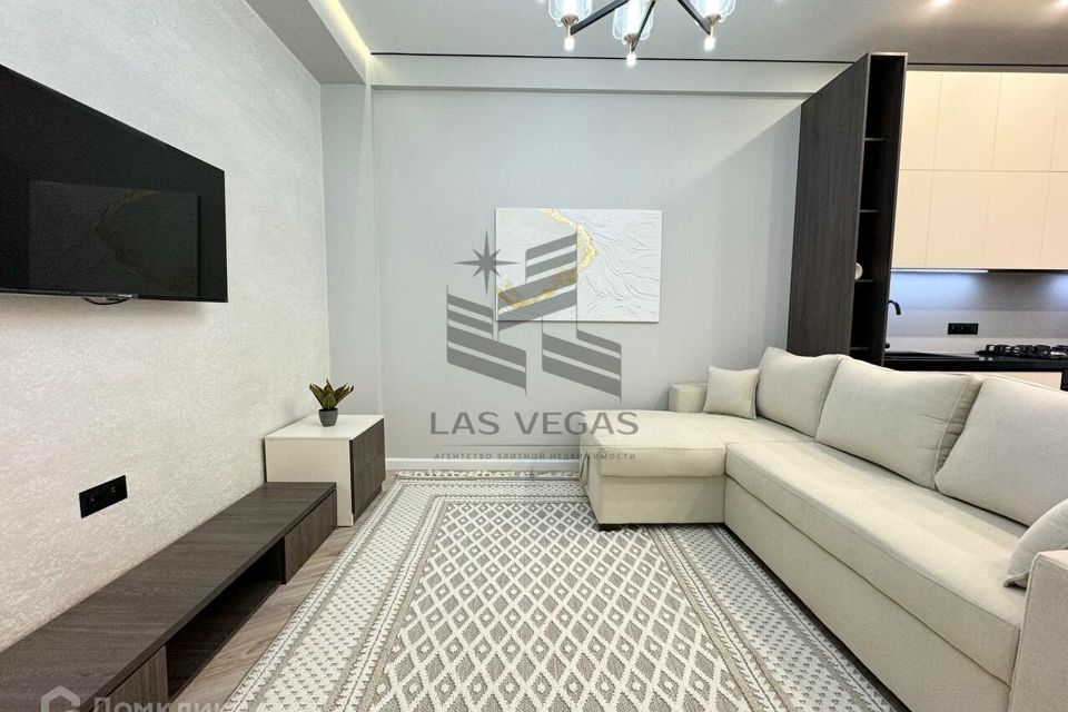 Сдаётся 2-комнатная квартира, 81 м²