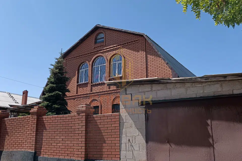 Продаётся 2-этажный дом, 241.4 м²