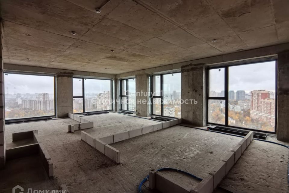 Продаётся 4-комнатная квартира, 111.5 м²