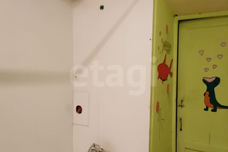 Продаётся комната в 4-комн. квартире, 10.6 м²