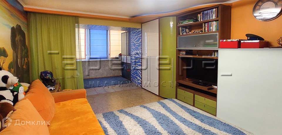 Продаётся 3-комнатная квартира, 140.9 м²