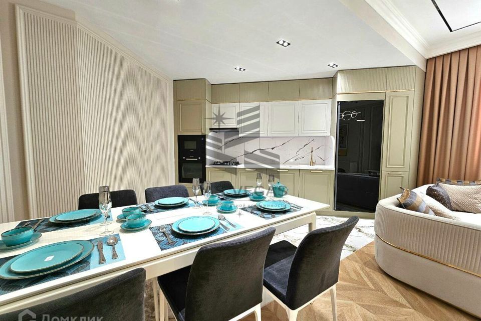 Сдаётся 4-комнатная квартира, 130 м²