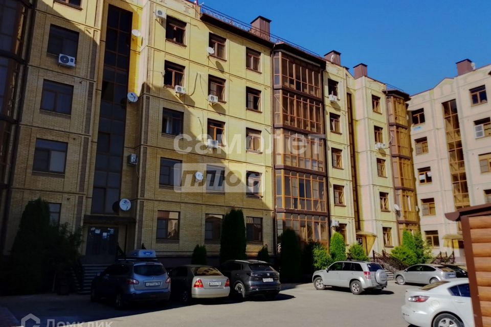 Продаётся 3-комнатная квартира, 101 м²
