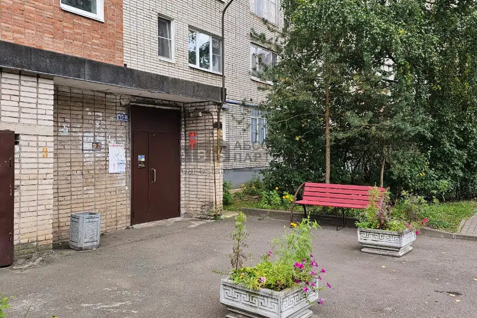 Продаётся 4-комнатная квартира, 75.8 м²