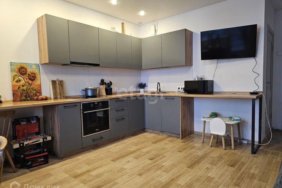 Продаётся 2-комнатная квартира, 66.3 м²
