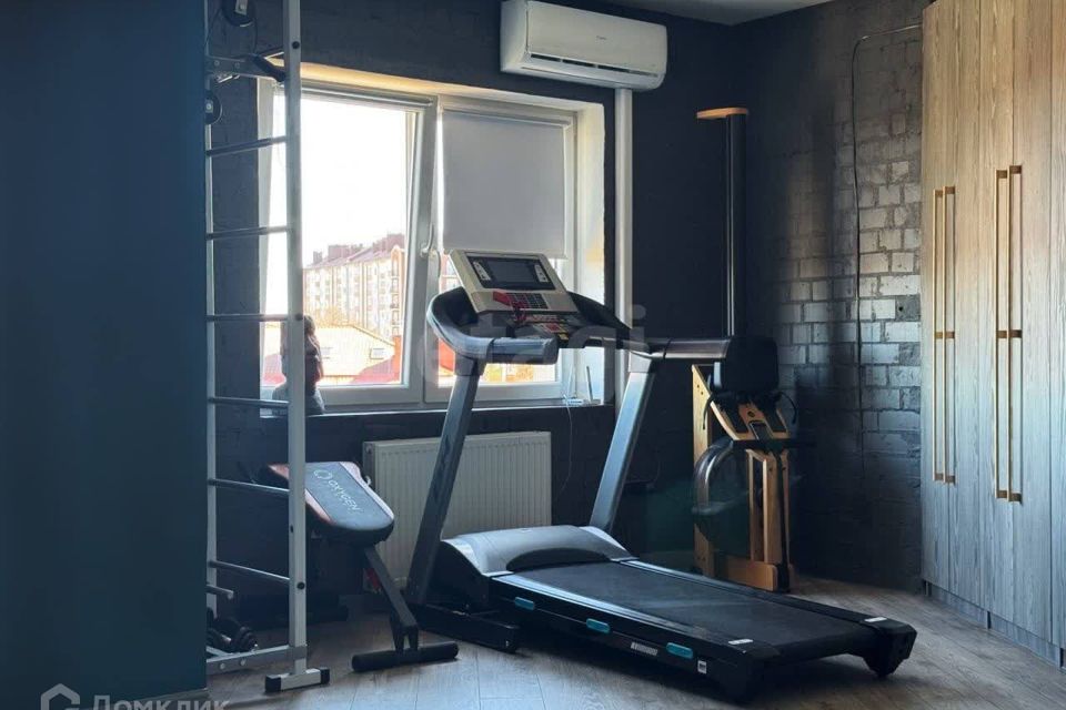 Продаётся 3-комнатная квартира, 130 м²
