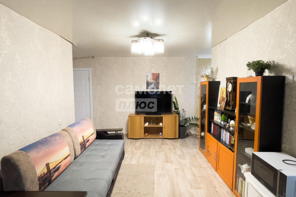 Продаётся 3-комнатная квартира, 55.9 м²
