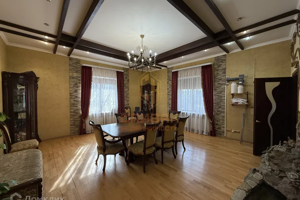 Продаётся 2-этажный дом, 403.1 м²