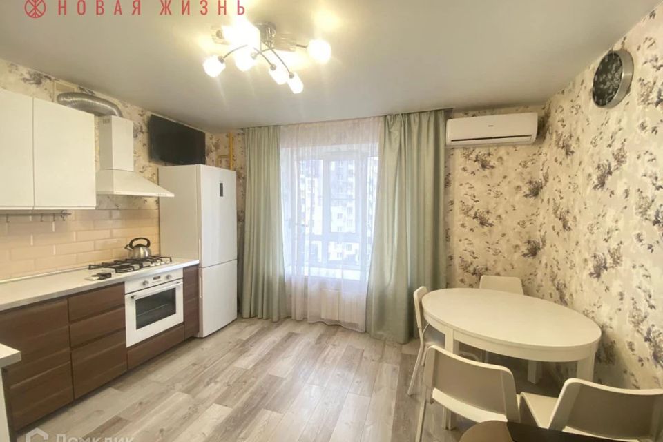 Продаётся 1-комнатная квартира, 42.5 м²
