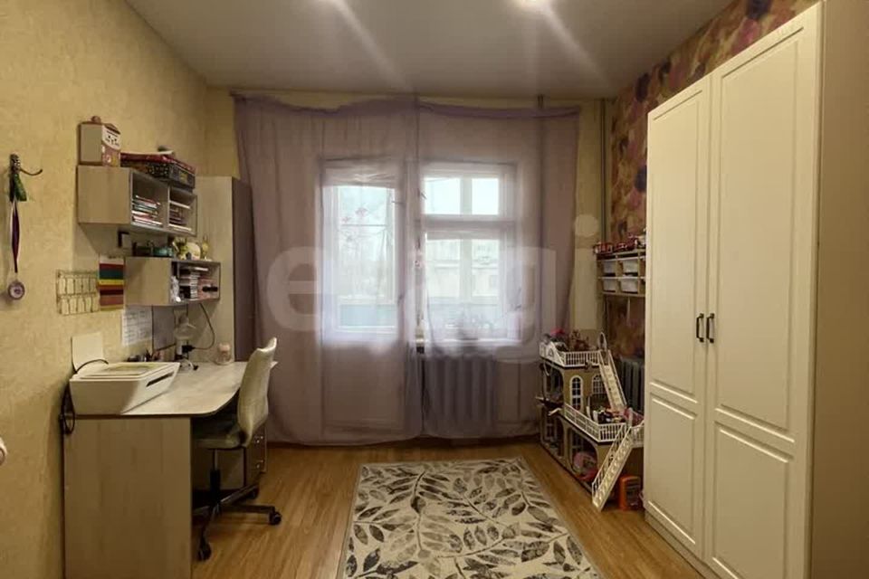 Продаётся 3-комнатная квартира, 61.8 м²