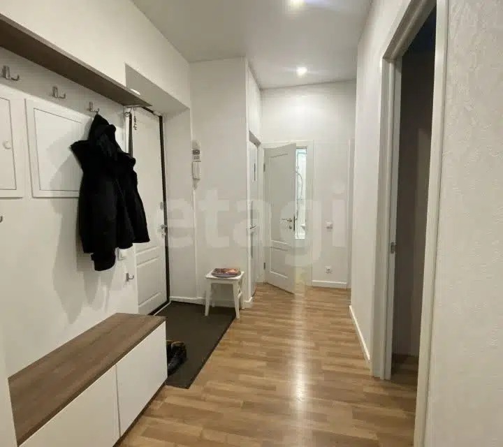 Продаётся 2-комнатная квартира, 56.6 м²
