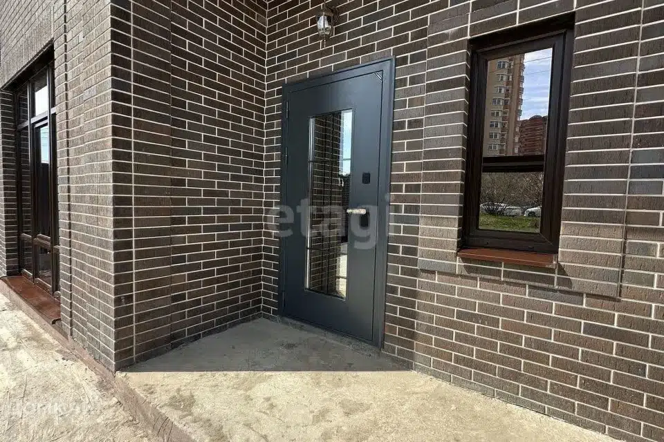 Продаётся 3-этажный дом, 221 м²