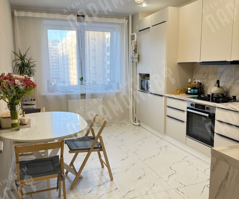 Продаётся 2-комнатная квартира, 67.9 м²