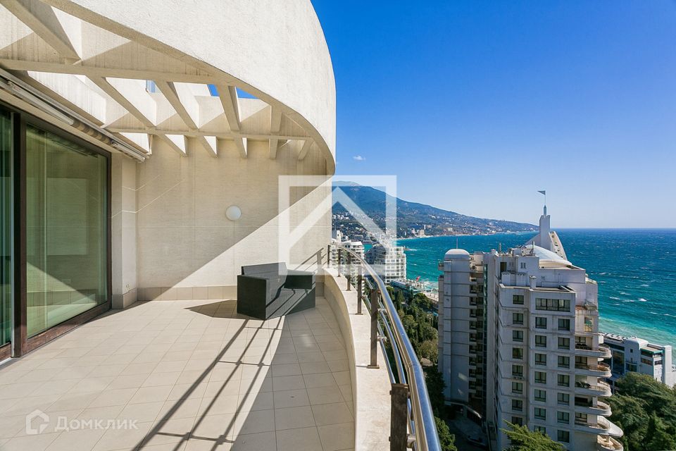 Продаётся 5-комнатная квартира, 237.7 м²
