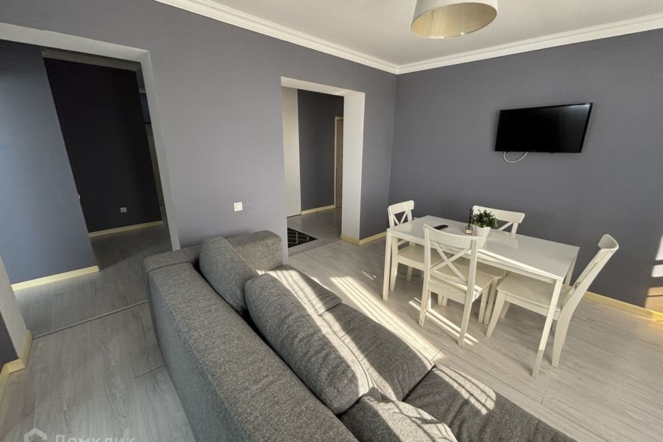 Продаётся 3-комнатная квартира, 102 м²