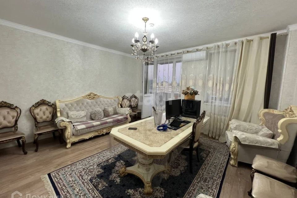 Продаётся 3-комнатная квартира, 109 м²