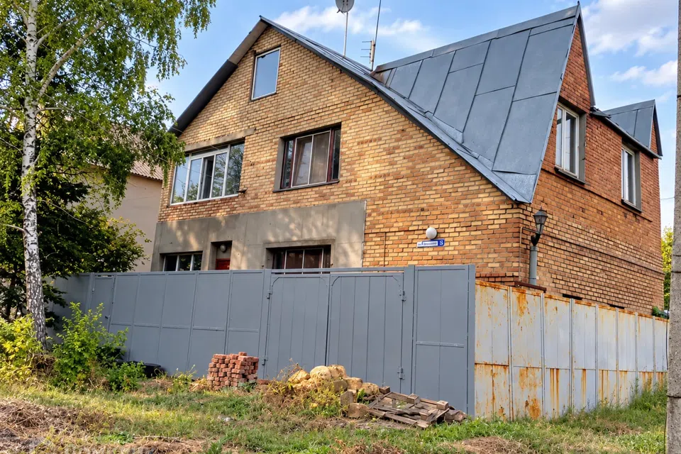 Продаётся 2-этажный дом, 140 м²