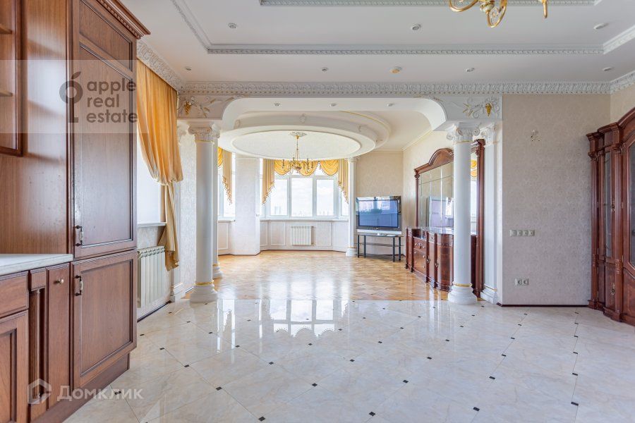 Продаётся 4-комнатная квартира, 153.6 м²