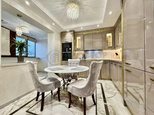 Продаётся 4-комнатная квартира, 105 м²