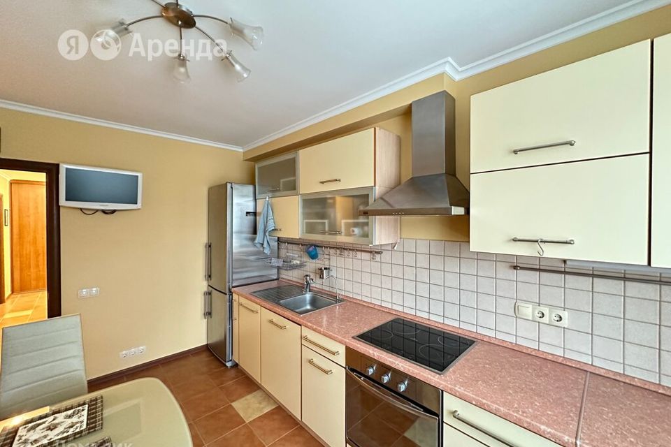 Сдаётся 2-комнатная квартира, 65 м²