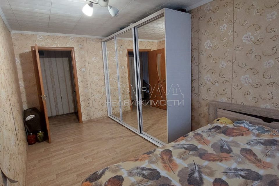 Продаётся 3-комнатная квартира, 50.4 м²