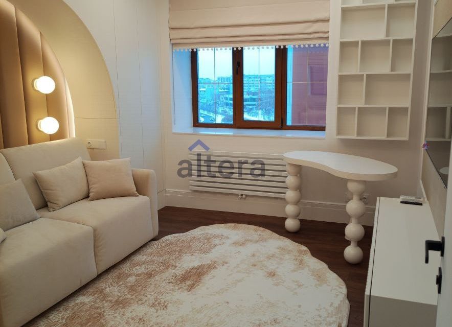 Продаётся 3-комнатная квартира, 103 м²