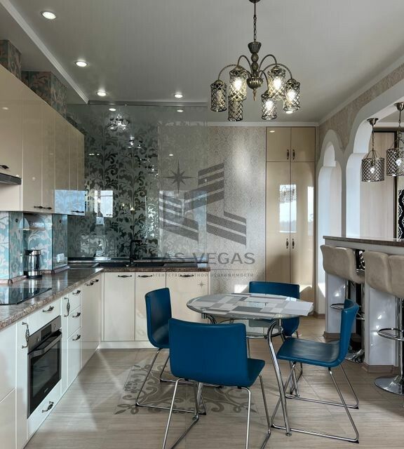 Сдаётся 2-комнатная квартира, 70 м²