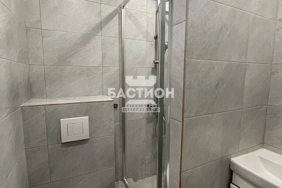 Продаётся 3-комнатная квартира, 48.4 м²